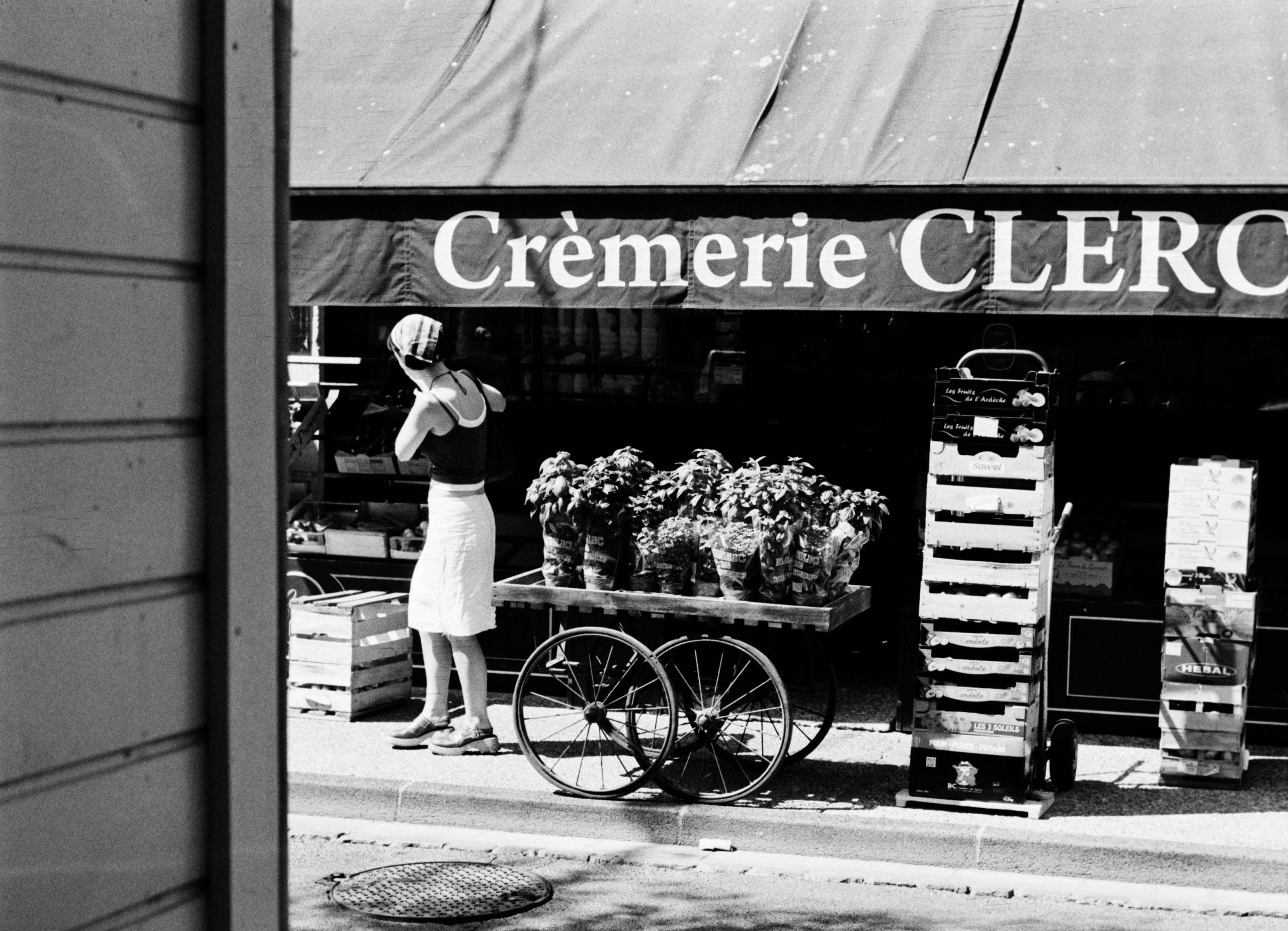 ANALOGHELD Old Shutter Hand 200 B&W - 36 Exp. - grainoverpixel