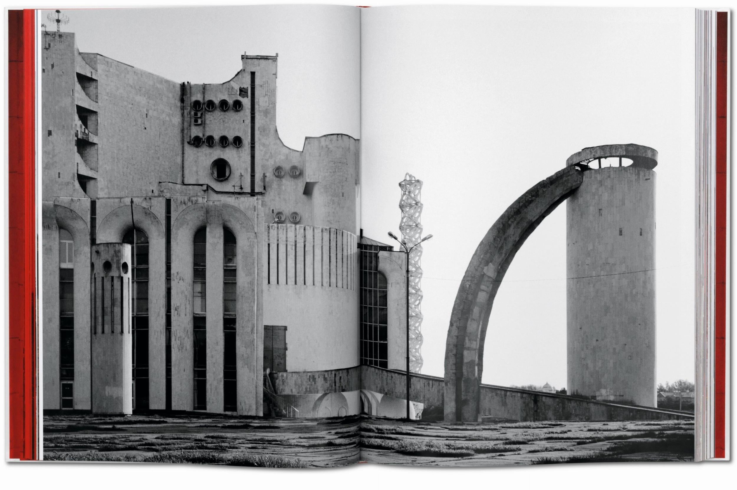 Frédéric Chaubin. CCCP. Cosmic Communist Constructions Photographed (English) - grainoverpixel