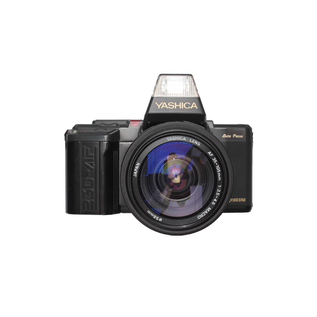 Yashica 230 AF + 35mm-105mm SET