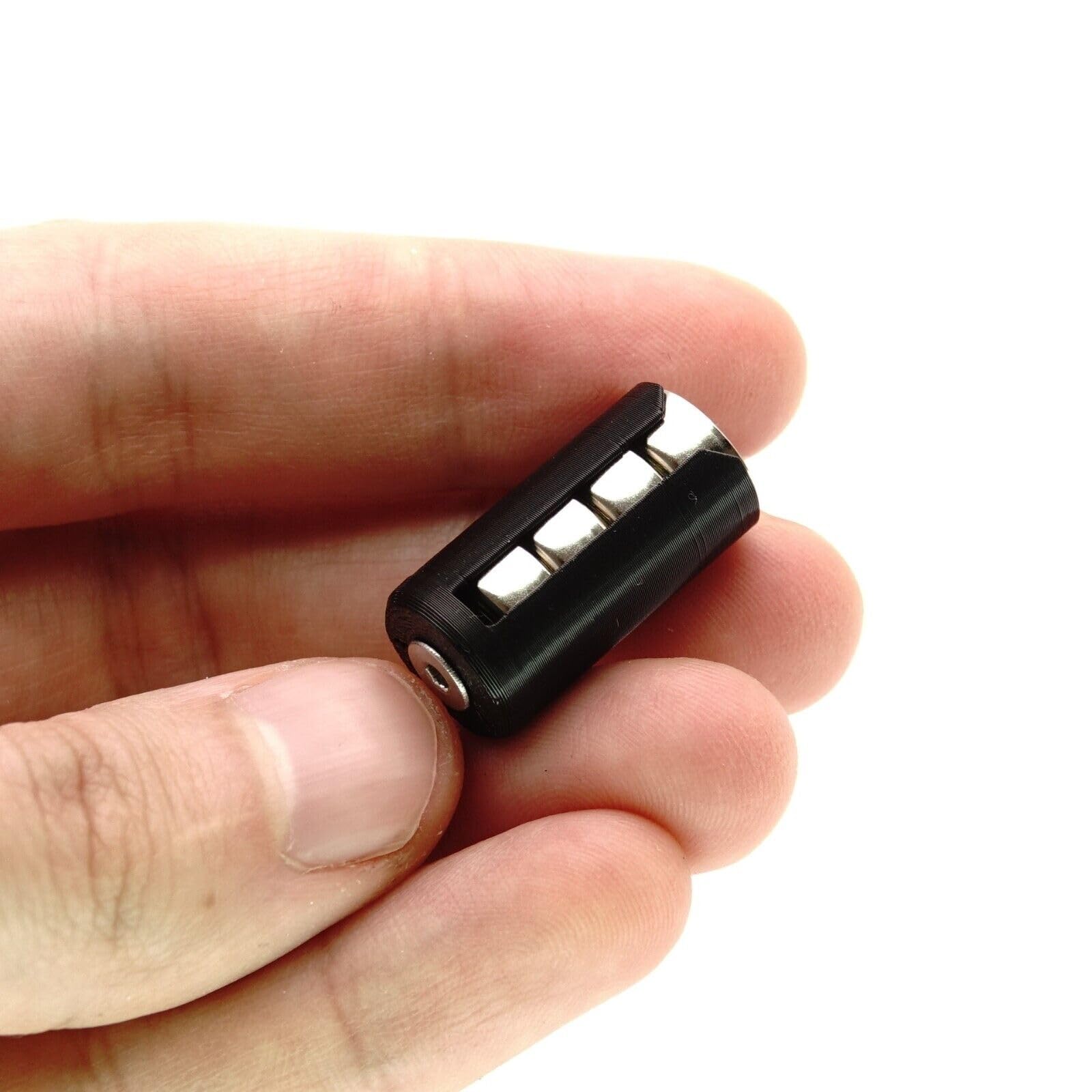 Battery Adapter 4× SR44 to V28PX (6V) for Pentax 67, Mamiya RZ67 & Canon AE - 1 - grainoverpixel