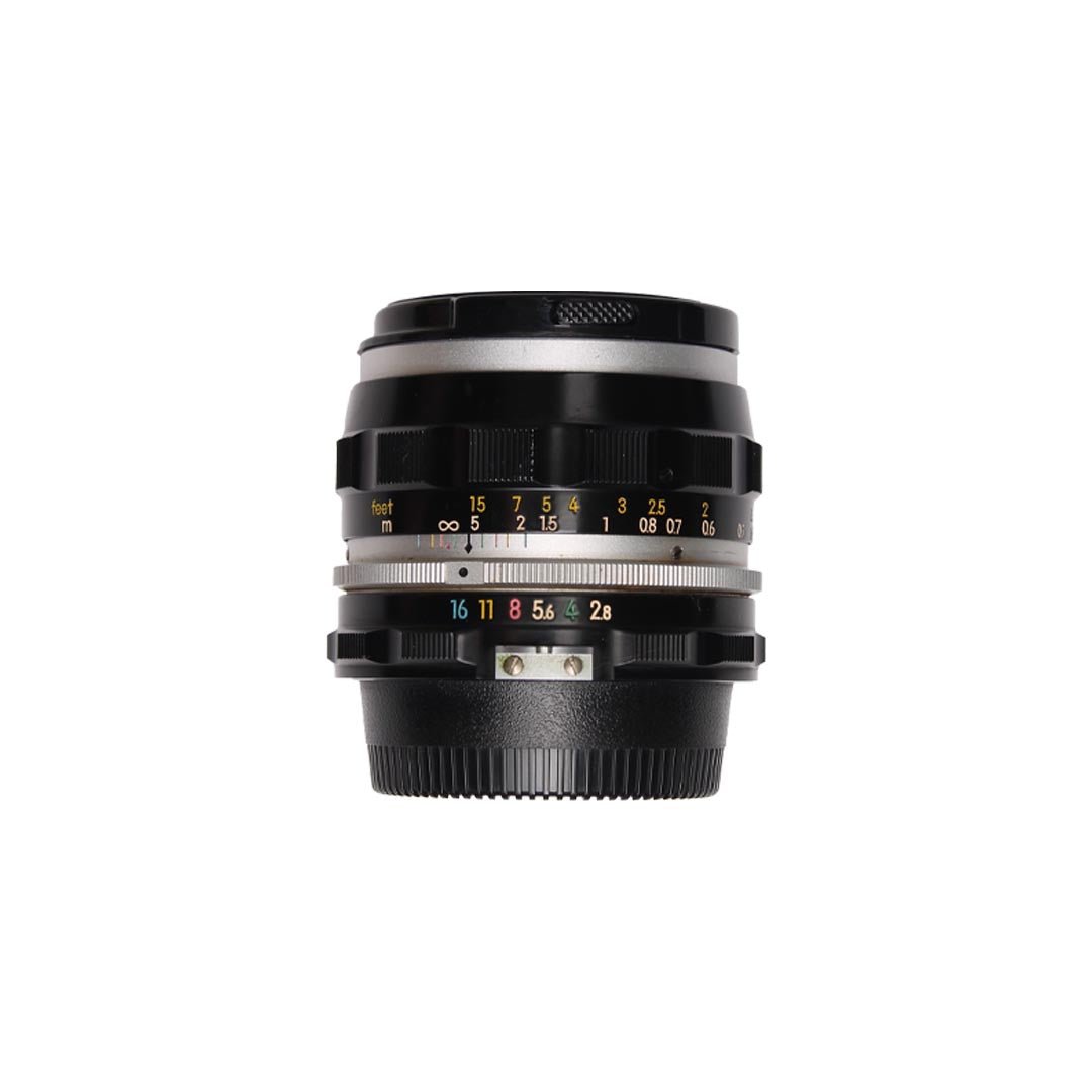 Nikkor - S 35mm f2.8 - grainoverpixel