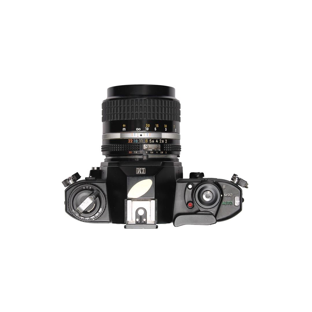 Nikon EM + 85mm f2 ais SET - grainoverpixel