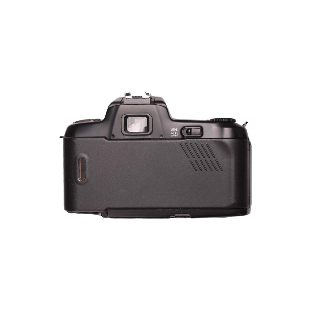 Nikon F 601 + 35 - 70mm f3.3 - 4.5 SET - grainoverpixel