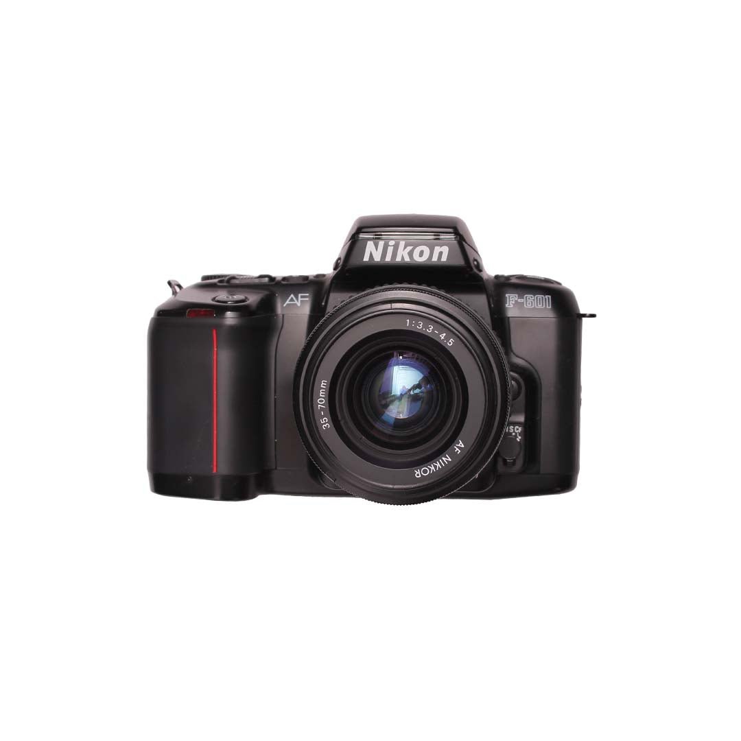 Nikon F 601 + 35 - 70mm f3.3 - 4.5 SET - grainoverpixel