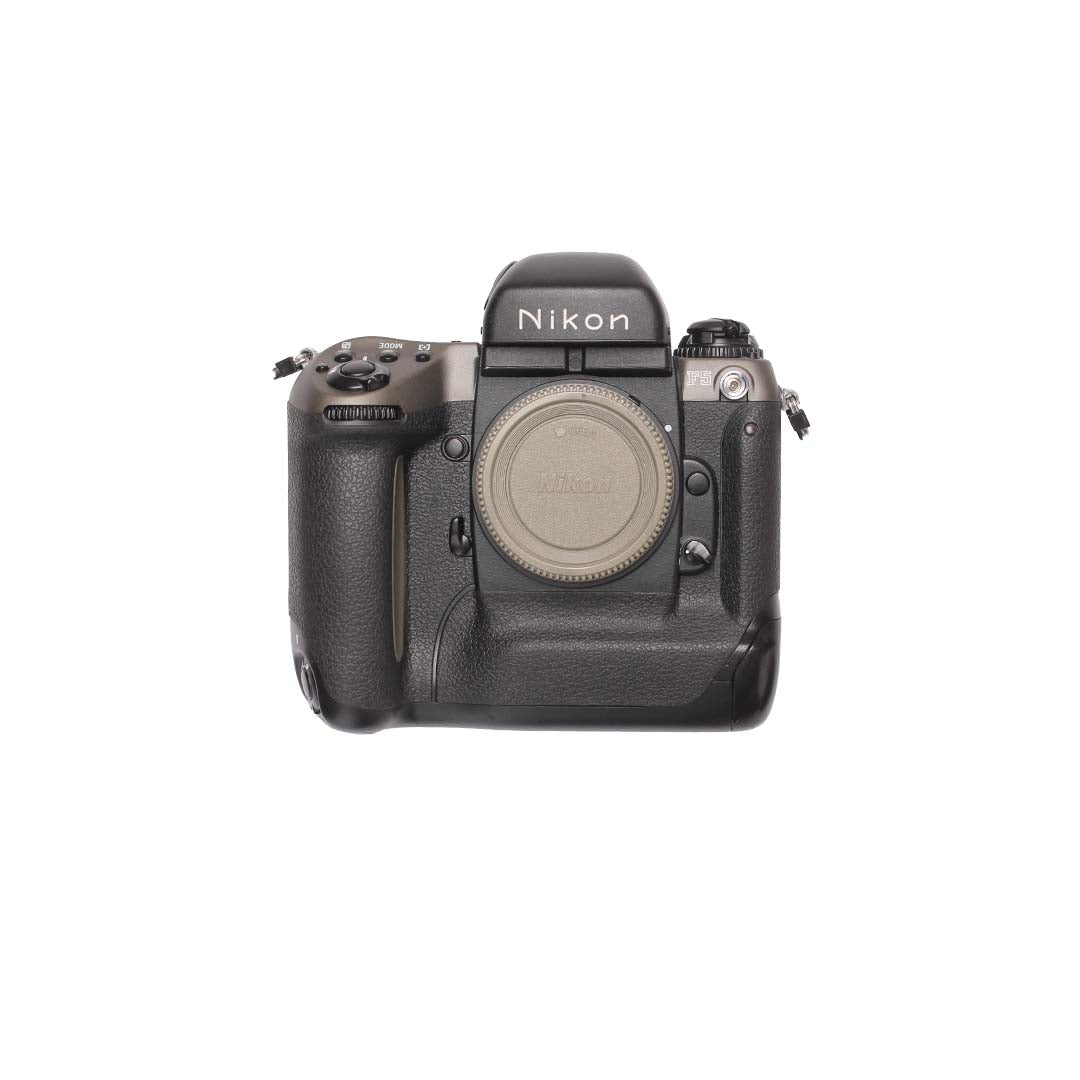 Nikon F5 50th Anniversary - titan - grainoverpixel