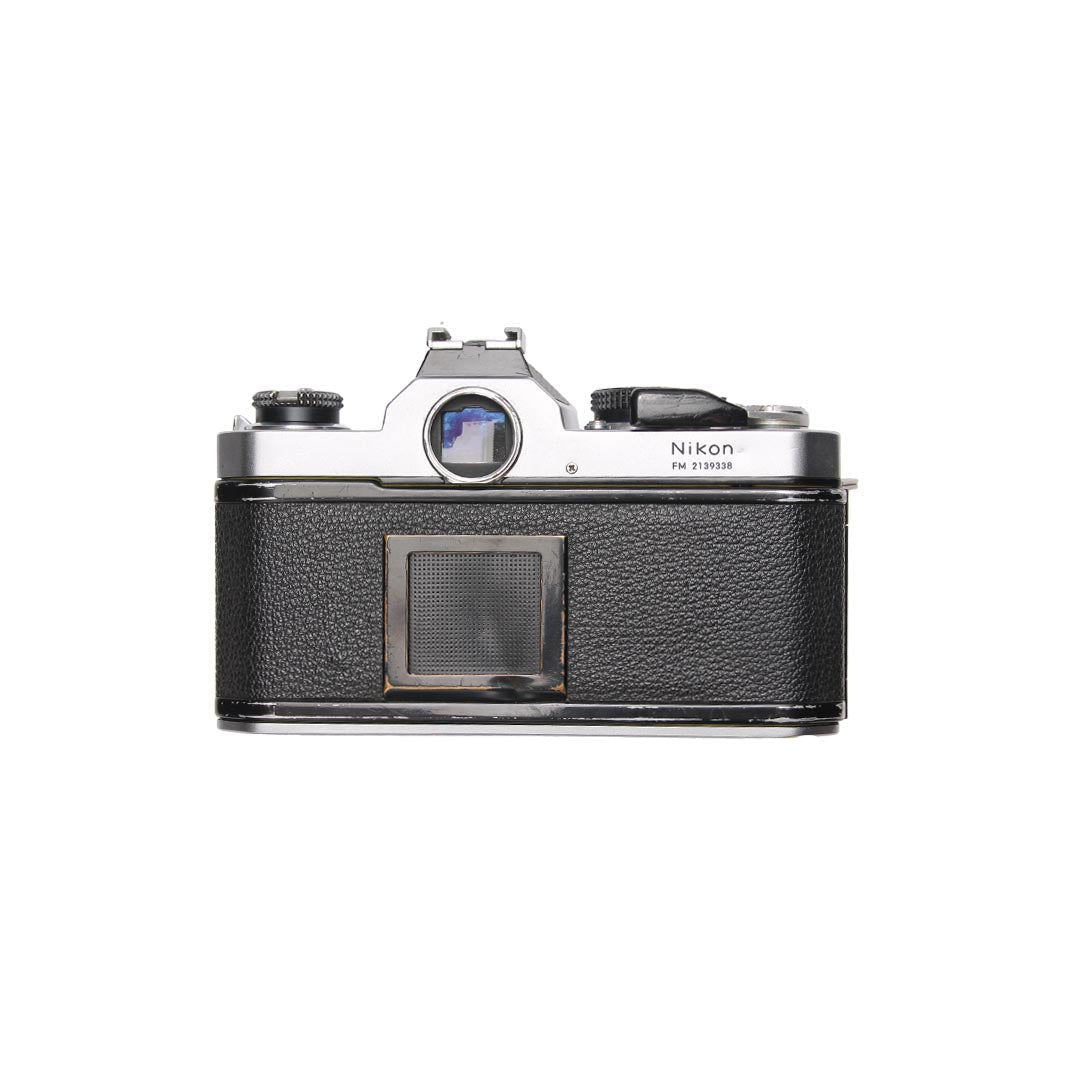 Nikon FM + 50mm f1.8 SET - grainoverpixel