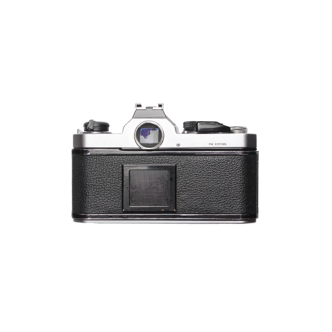 Nikon FM + 50mm f1.8 SET - grainoverpixel