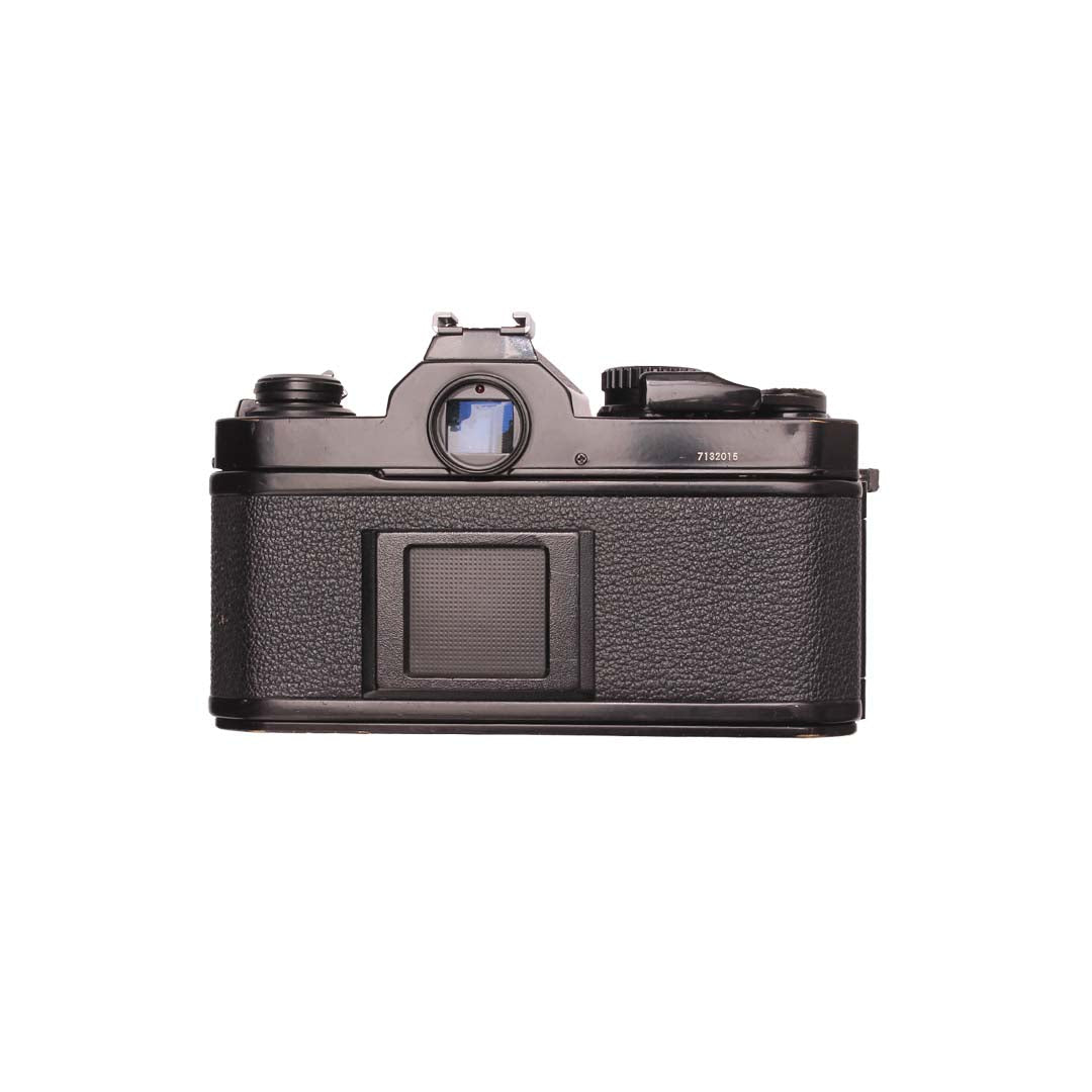 Nikon FM2 + 20mm f3.5 - grainoverpixel