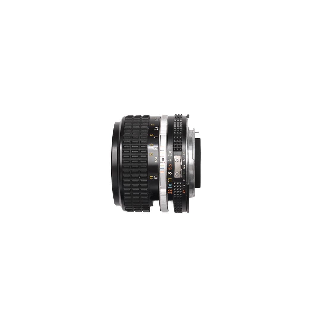 Nikon Nikkor 35mm f2.8 - grainoverpixel