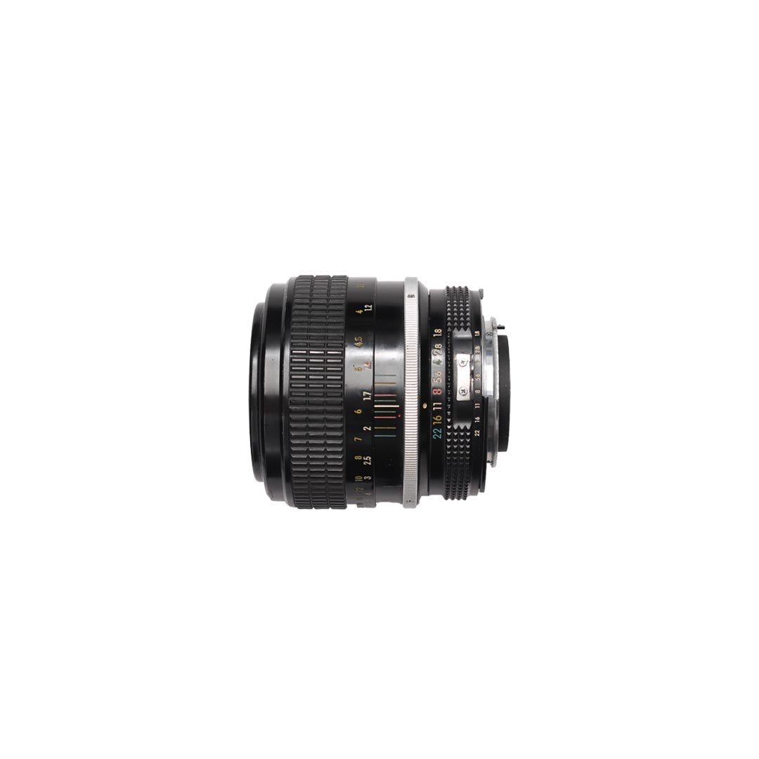 Nikon Nikkor 85mm f1.8 AIS - grainoverpixel