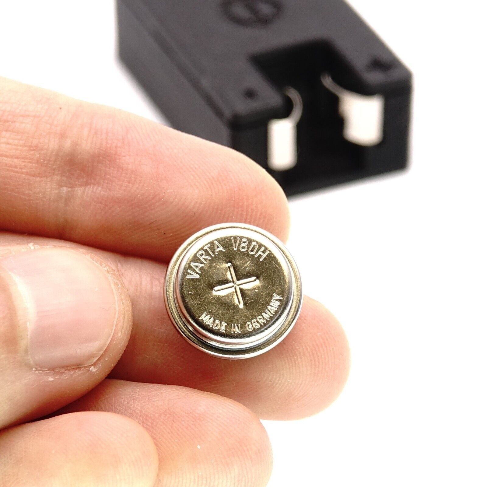 Rechargeable PX625 Set (V80H + USB - C Charger) for Rollei 35, Leica CL & Canon F - 1 - grainoverpixel