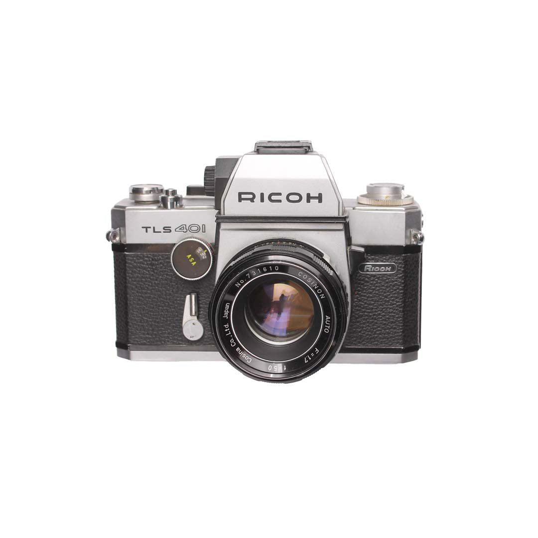 Ricoh TLS 401 + 50mm F1.7 - grainoverpixel
