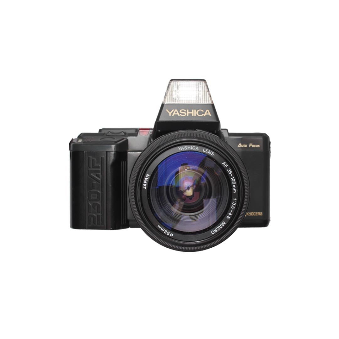 Yashica 230 AF + 35mm-105mm SET - grainoverpixel