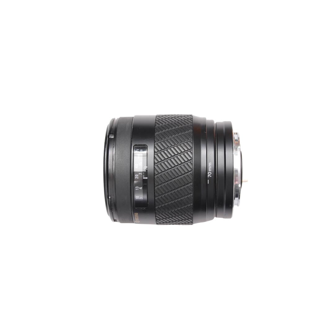 Yashica AF 70-210mm f4-5.6 Macro - grainoverpixel